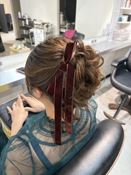 トゥエンティ ファイブ(TWENTY FIVE) 華やかアップスタイル/網島