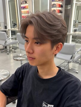 アールプラスヘアサロン(ar+ hair salon) 韓国風ふんわりセンターパート×スモーキーグレージュ