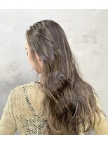 ノラギンザユー(NORA GINZA/U)&nbsp;筋感のある細めハイライト外国人風オフィスで浮かないハイライト