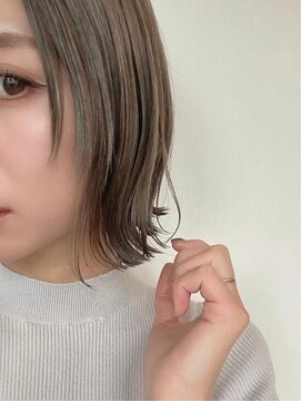 ベリテツー 京成大久保(verite2) 30代40代50代/小顔ミディアム外ハネボブアッシュ/カーキベージュ