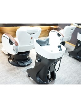 学生から大人まで、幅広い層に愛されるサロンです！Smoothで自分にぴったりのスタイルを見つけよう☆