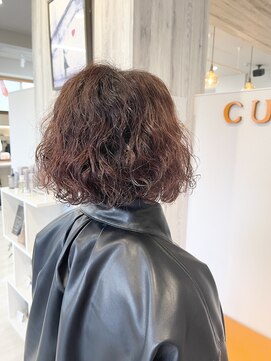 カドル(Cuddle) 個性引き立つ暖色パーマ