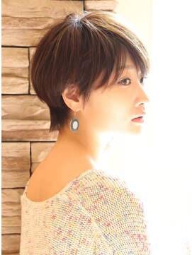 レウナ 外苑前(Reuna) 【３０代・４０代・５０代】大人の女性に人気のひし形ショート