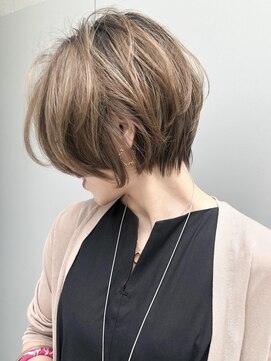 ロータス(Lotus) 3Dハイライトショートボブ　担当カタダ