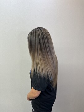 エミーバイモアムー(Emmie byMoremuu) 1回ブリーチバレイヤージュ