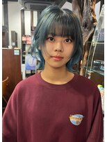 ラシク(RASHIKU) ウルフカット　ブリーチネイビーカラー