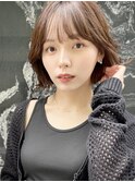 斜めバンググレージュカラーデザインカラーシルキーベージュ