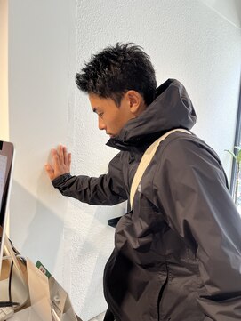 アイズ 海老名(AIZU) スパイキーショート くせ毛ショート アップバング 短髪 眉毛