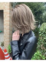 ミルクティーベージュ　ホワイト　ハイライト　インナーカラー