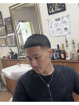 タツミサンジュウサン(TATUMI33) バズクロップ　テーパーフェード