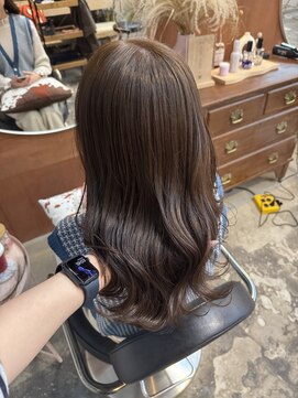 チャプター 問屋町(chapter) 透明感ケアカラーオリーブグレージュ顔まわりレイヤーカット韓国