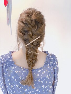 レジーナ トリドール(REGINA Tri'or) 【蓮沼】カジュアルアレンジ