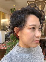 メメクンスター(MEME KUNSTER)&nbsp;ナチュラルにウェーブショートスタイル