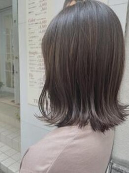 ルリアンヘアーメイク(le Lien hair make)の写真/隠すのではなく白髪を活かしたハイライトで立体感と柔らかさをプラス！伸びてもキレイなオシャレ髪に♪