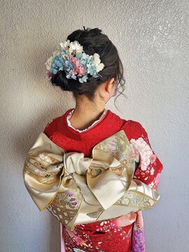 パリスパート2 振袖 サイド ツイスト 大きめ 編み込み シニヨン ヘアアレンジ