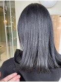 透明感抜群！アッシュグレージュ×切りっぱなしロブヘア