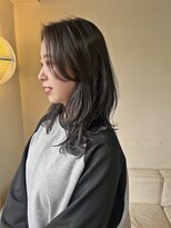 タヴィ(Tavi)&nbsp;くびれヘア/レイヤーカット/顔周りレイヤー/くせ毛カット