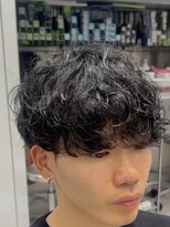 フィフス 渋谷(fifth)&nbsp;渋谷シャドウパーマフェザーパーマ波巻きパーマメンズミディアム