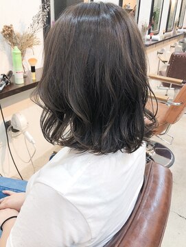 エトネ ヘアーサロン 仙台駅前(eTONe hair salon) 《eTONe》外ハネ×透けカラー