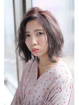 ソーホー ニューヨーク シズオカ(SOHO newyork SHIZUOKA)&nbsp;ラフな無造作ウェーブが大人かわいいミディ