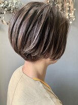 ペネロープ(Penelope)&nbsp;【新宿ペネロープ】刈り上げ前下がりショートボブ  担当 RYO