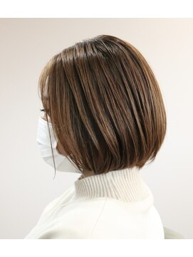 ウィスカーヘアー(whisker hair) 大人ボブ　グラボブ
