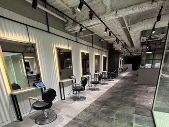 ラフィス ヘアー クラン 広島本通店(La fith hair clan)の写真/【9:00～21:00☆】HPB AWARD 2024~2025 サロン部門 注目サロン選出「Cut+カラ-¥4900/イルミナカラ-¥7500」