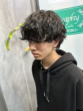 グラフィーサッポロ(Graphy sapporo) 10代　20代　メンズヘア　波巻き　ツイスパ　マッシュウルフ