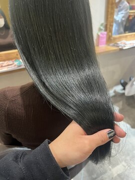 アルーシェ 新宿店(Alushe) ブルーブラック×髪質改善