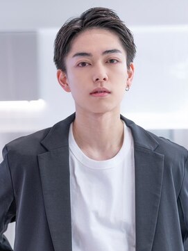 エフエム 渋谷(FM) メンズ波巻きセンターパート韓国風黒髪ツーブロックマッシュ