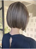 ショートカットくびれショート前下がりボブベージュカラー40代◎