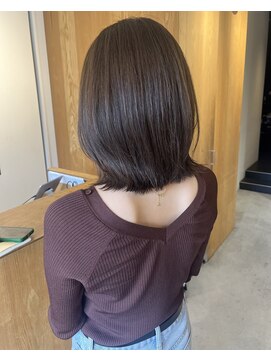 トリート 西船橋店(TREAT) ミディアムレイヤー/くびれヘア/くすみベージュ