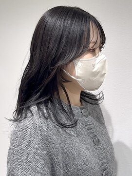 結んでも小顔に