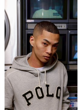 チルチェア 横浜(CHILL CHAIR) フェード×バズカット <横浜/横浜駅/バーバー/理容室/床屋>