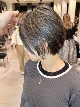 stair : case ginza7【ステアケース】 大人かわいい丸みショートボブハイライトカラー白髪ぼかし