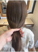 ベージュ