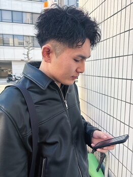 エンドットリアン(en.lien)の写真/カッコ良さの中に大人の色気を演出。360°どこから見てもキマるスタイルで一歩先を行くお洒落を楽しめる。