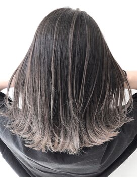 アライブ キチジョウジ(ALIVE Kichijoji) エアータッチバレイヤージュ白髪ぼかし／ケアブリーチハイライト