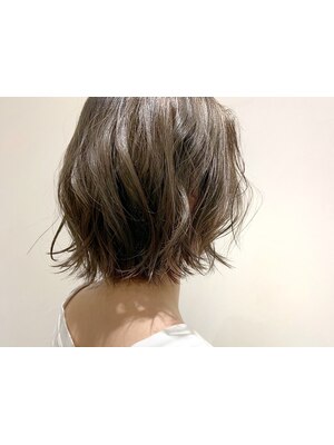 小顔美人に見える「黄金比」を考える。あなたの雰囲気に最適なショートヘアで、大胆なイメチェンを！