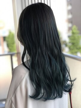 フェニーチェ オン ザ ビーチ(FENICE on the beach) バレイヤージュ×エメラルドグリーン