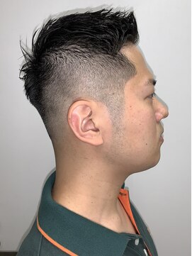 フランクスバーバー アンド ビアークラブ(FRANK'S BARBER and BEER CLUB) フェードカットサイドグラデーションスリークショート