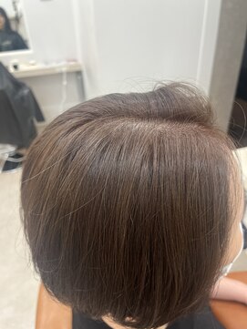 ガーデンヨコハマエスト(GARDEN YOKOHAMA est) クリアグレイ　脱白髪染め　透明感カラー