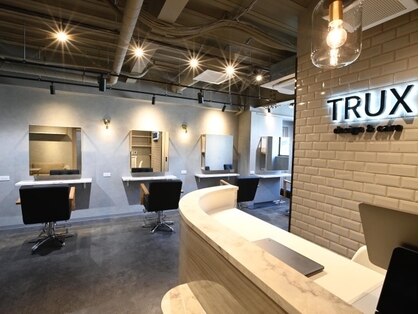 トラックス(TRUX)の写真