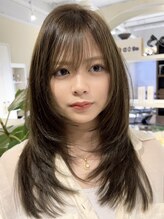 シェリー(Che'ri) ブリーチ無しダブルカラーオリーブベージュ×レイヤーカット