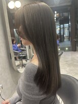 シティ(CITY) ツヤ髪グレージュ×レイヤーカット 【CHICA】