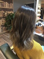 ヘアーデザイン ディードット ウル(D. ulu)&nbsp;ハイライト×グラデーション