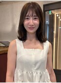 ミディアレイヤー アッシュブラウン 艶髪 髪質改善 外ハネ 30代