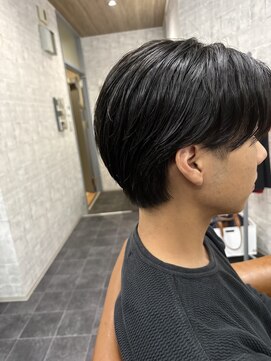 ユーエヌ(Un) 刈り上げなしセンターパート