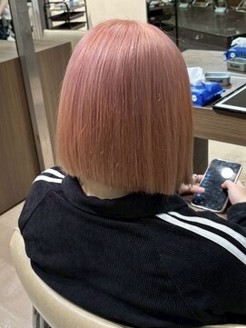 アウラ(AURA) 盛岡駅ブリーチカラーハイトーン切りっぱなしボブショートヘア◆
