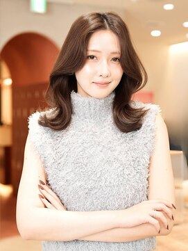 Refa公式プレミアムサロン　個室美容室Zina神戸三宮　髪質改善レイヤーカット 髪質改善*ツートンカラー柔らかミディアム*美髪【Zina三宮】